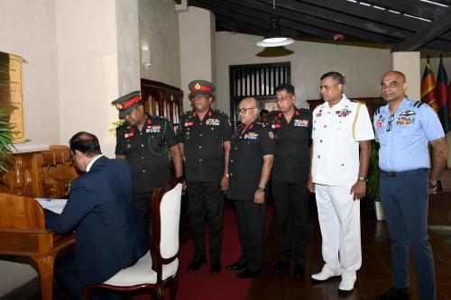 16_COMMISSIONER OF PAKISTAN TO THE DEFENCE SERVICES COMMAND AND STAFF COLLEGE